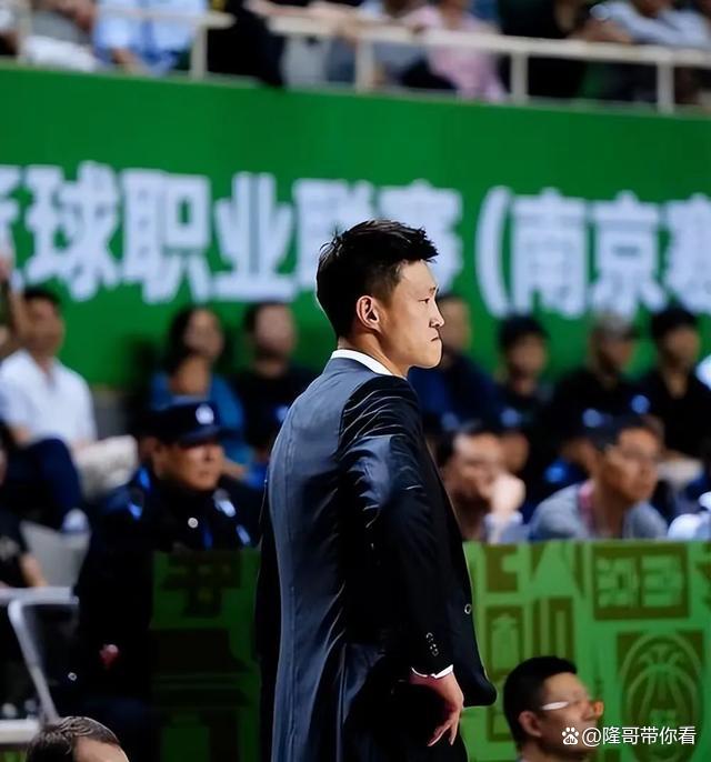 西亚卡姆在SKT比赛中战术调整，逆转引发热议！